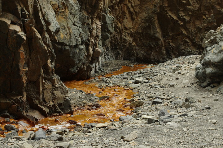stream-of-cascada-de-los-colores stream-of-cascada-de-los-colores